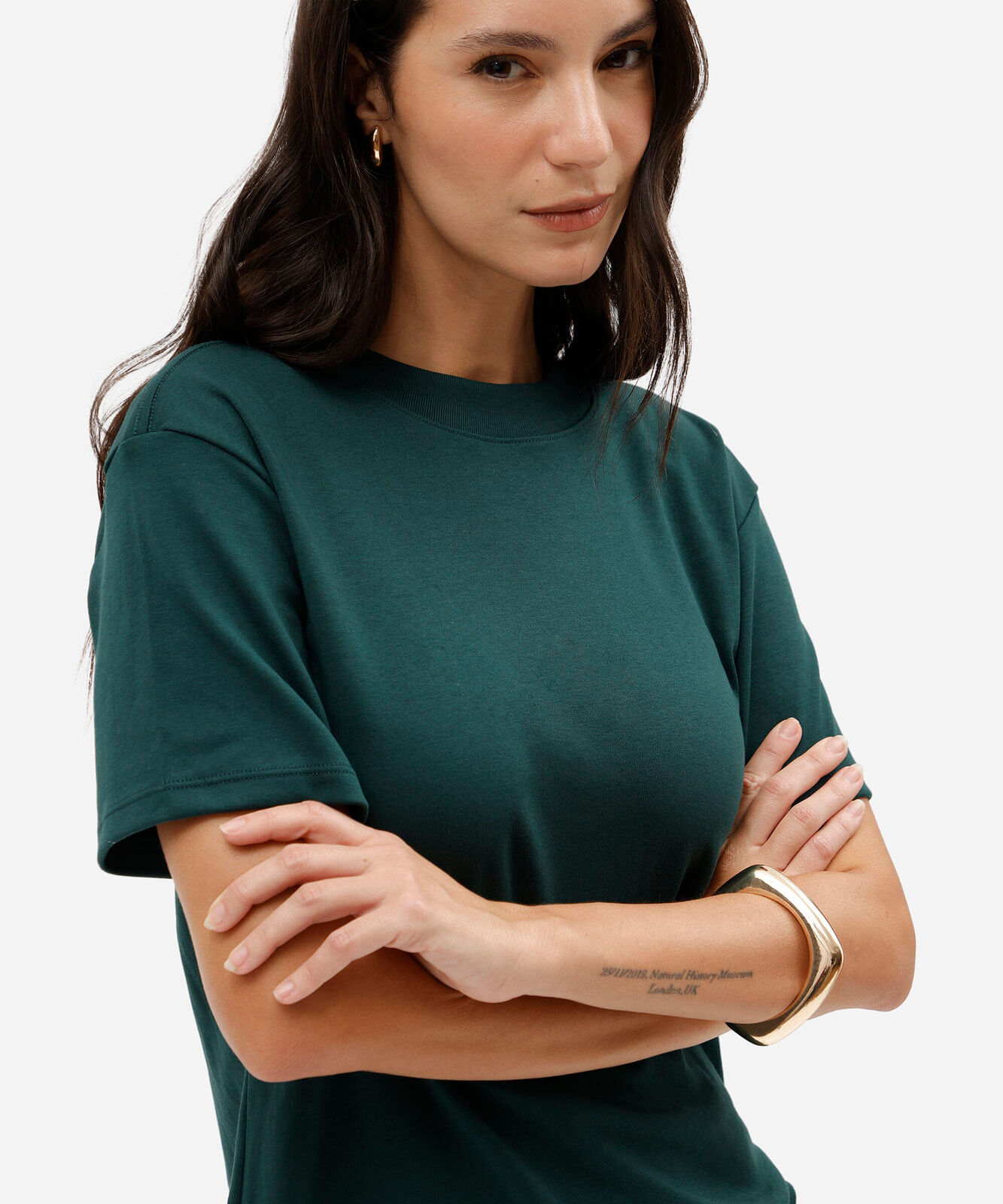 camiseta básica feminina de algodão peruano oversized com fendas verde