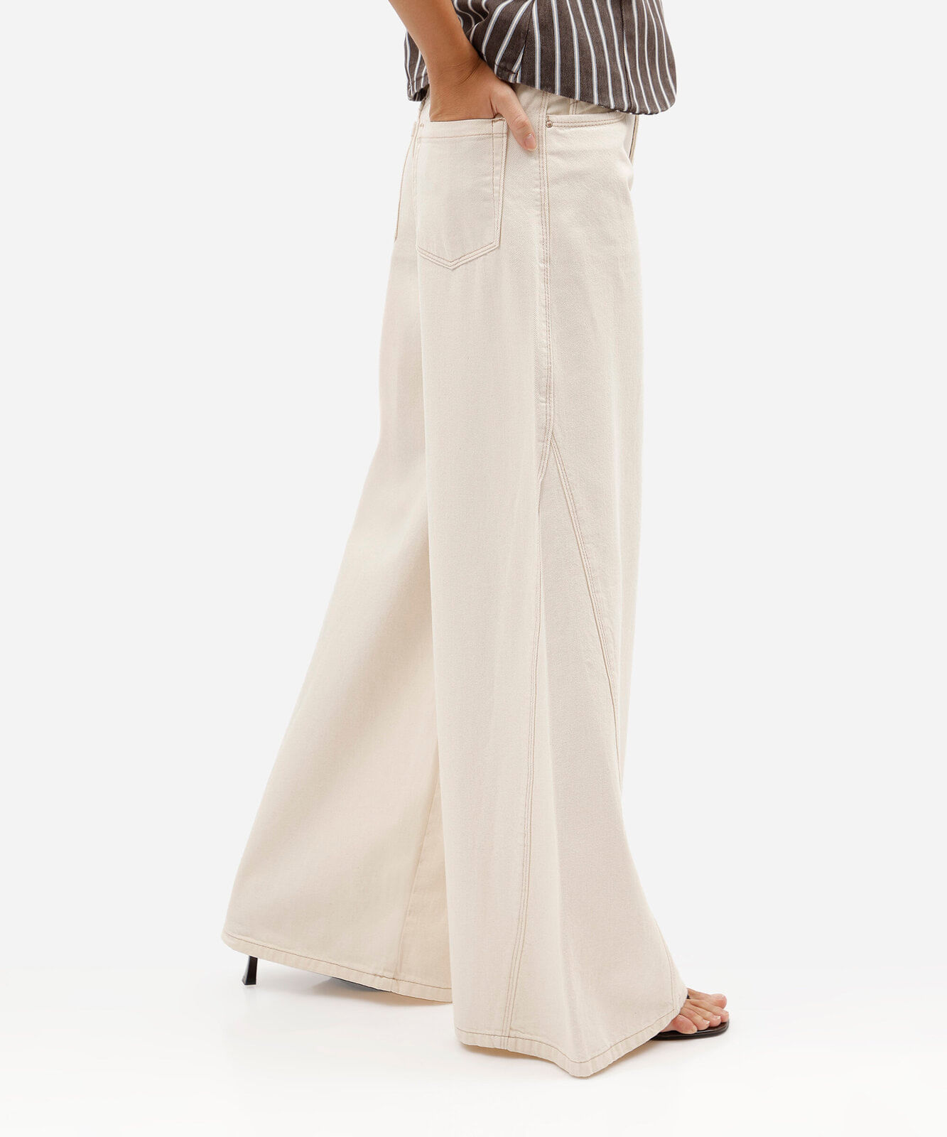 calça super wide leg feminina de sarja com recorte bege