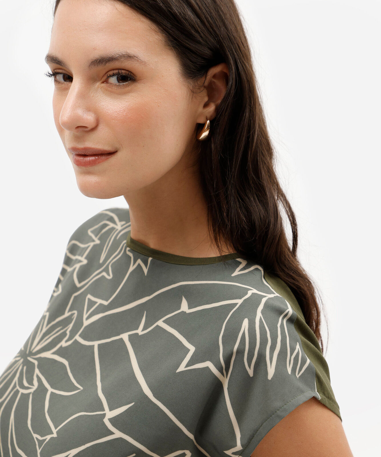 blusa feminina com viscose folhagens verde
