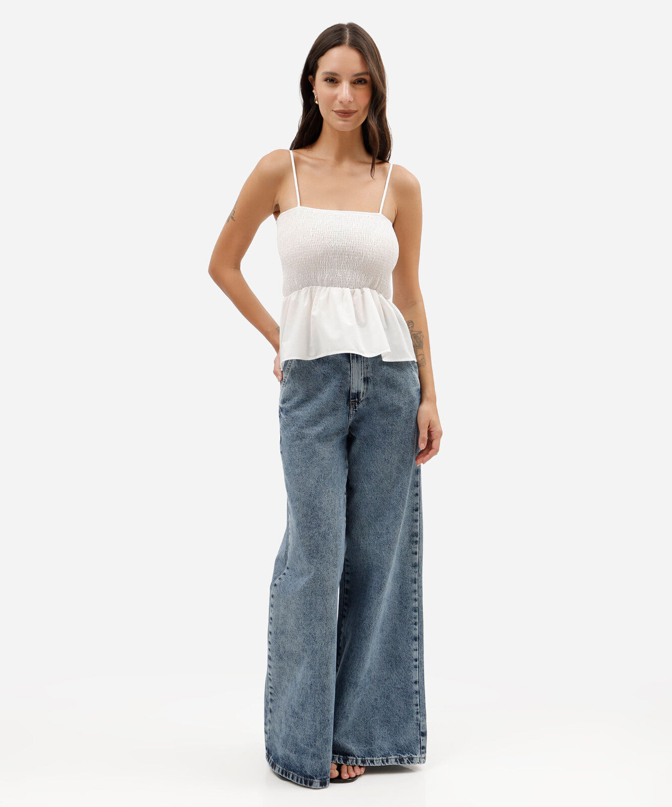 top feminino de alcinha em tricoline com lastex e babado peplum off white
