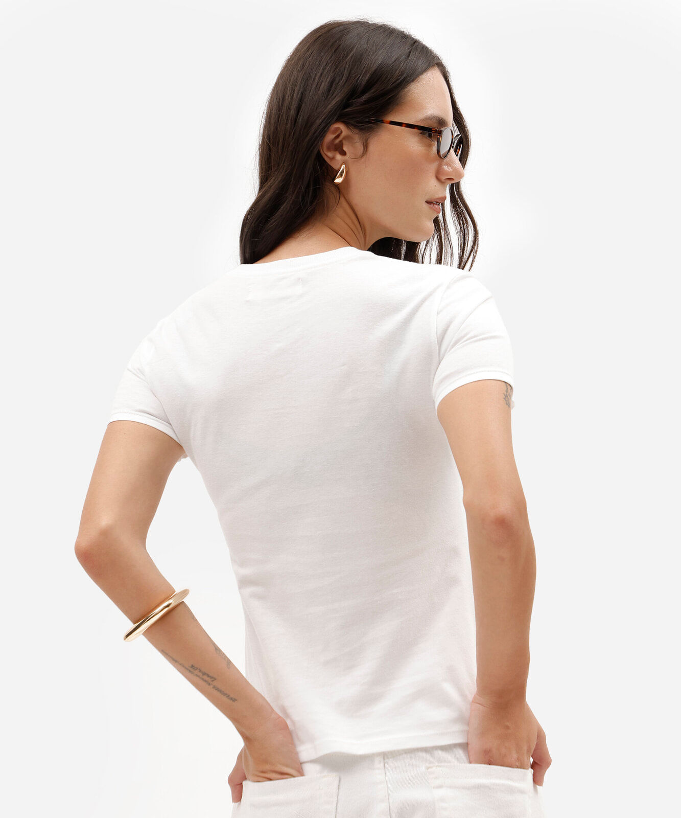 camiseta feminina de algodão manga curta estampada off white