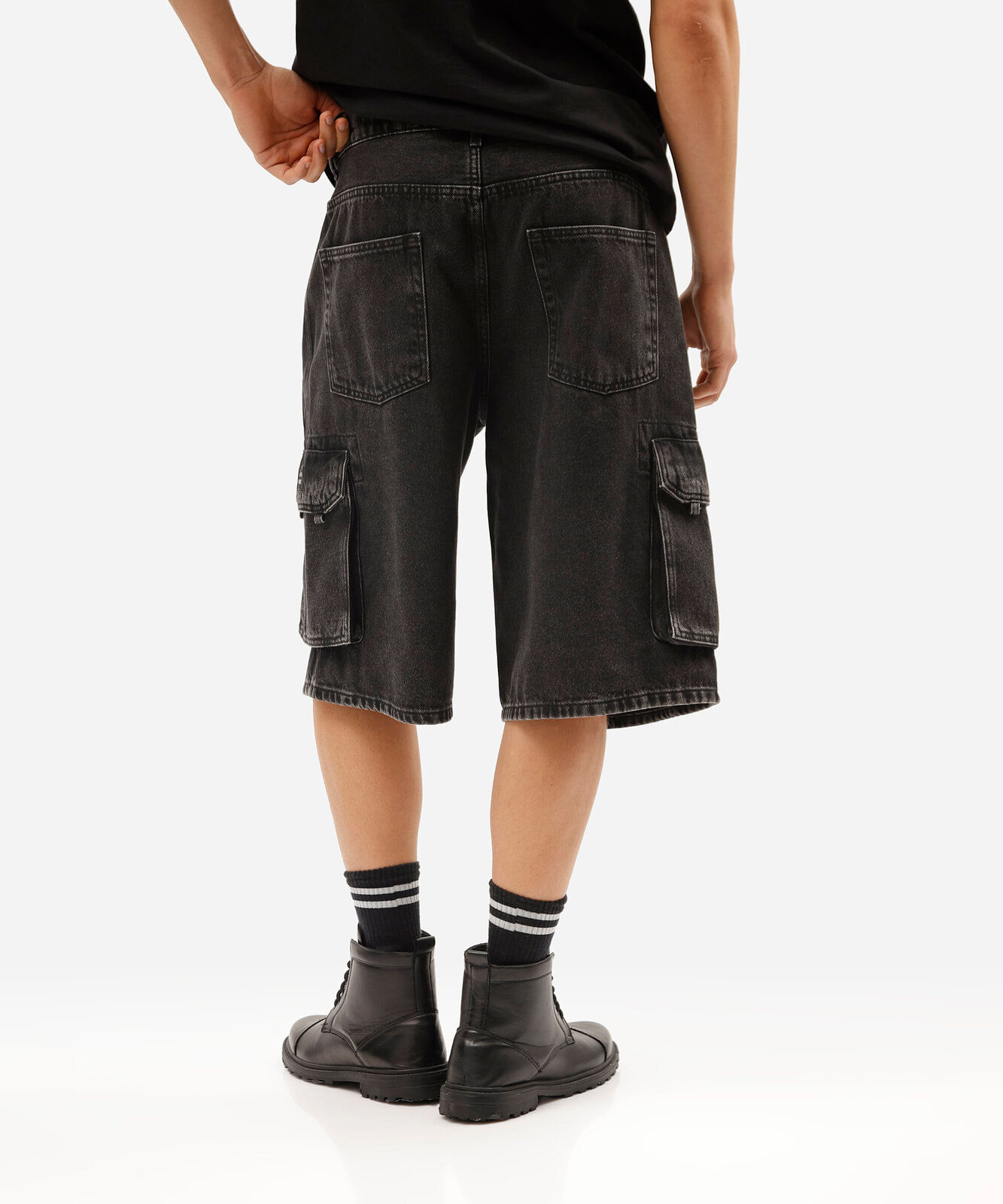 bermuda jeans cargo fit preta