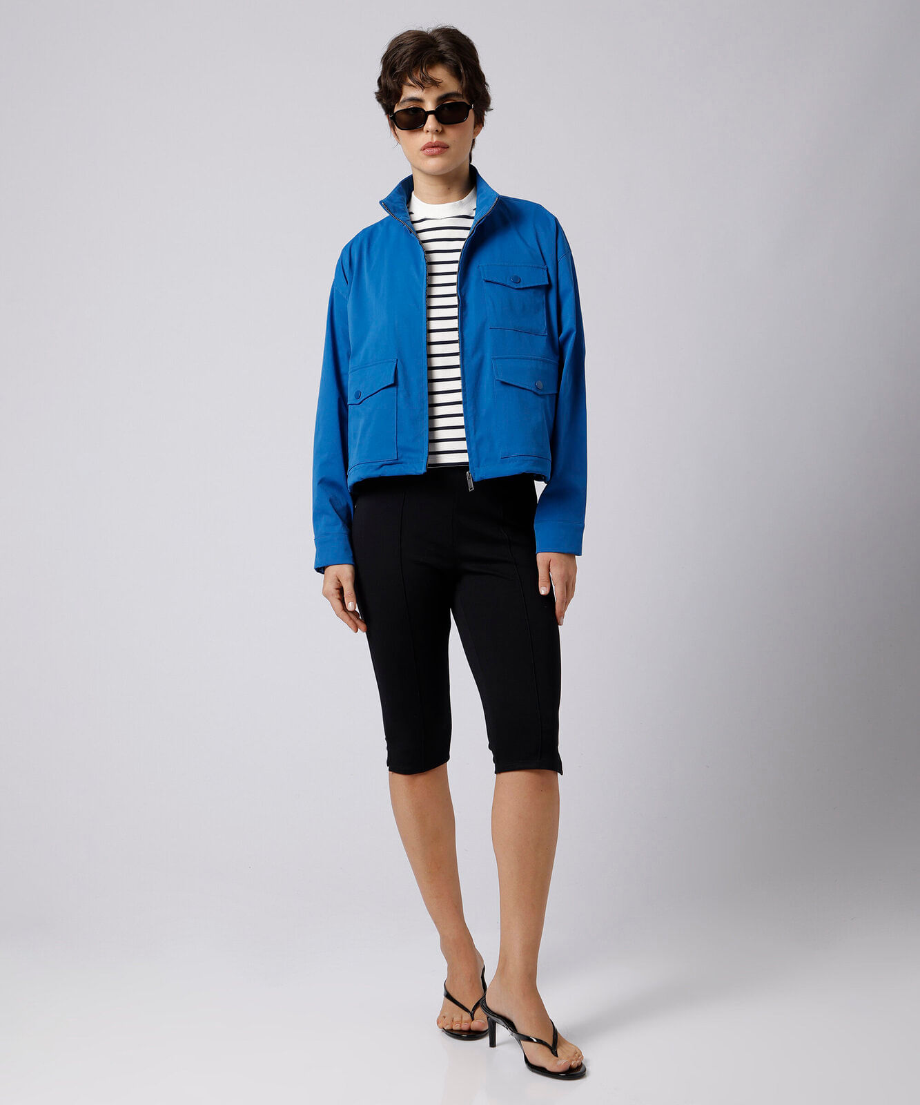 calça capri feminina com viscose e fenda mindset preta