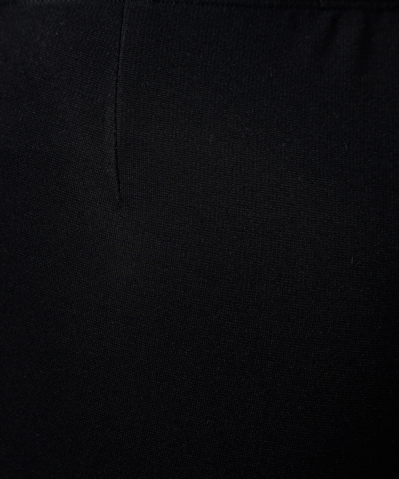 calça capri feminina com viscose e fenda mindset preta