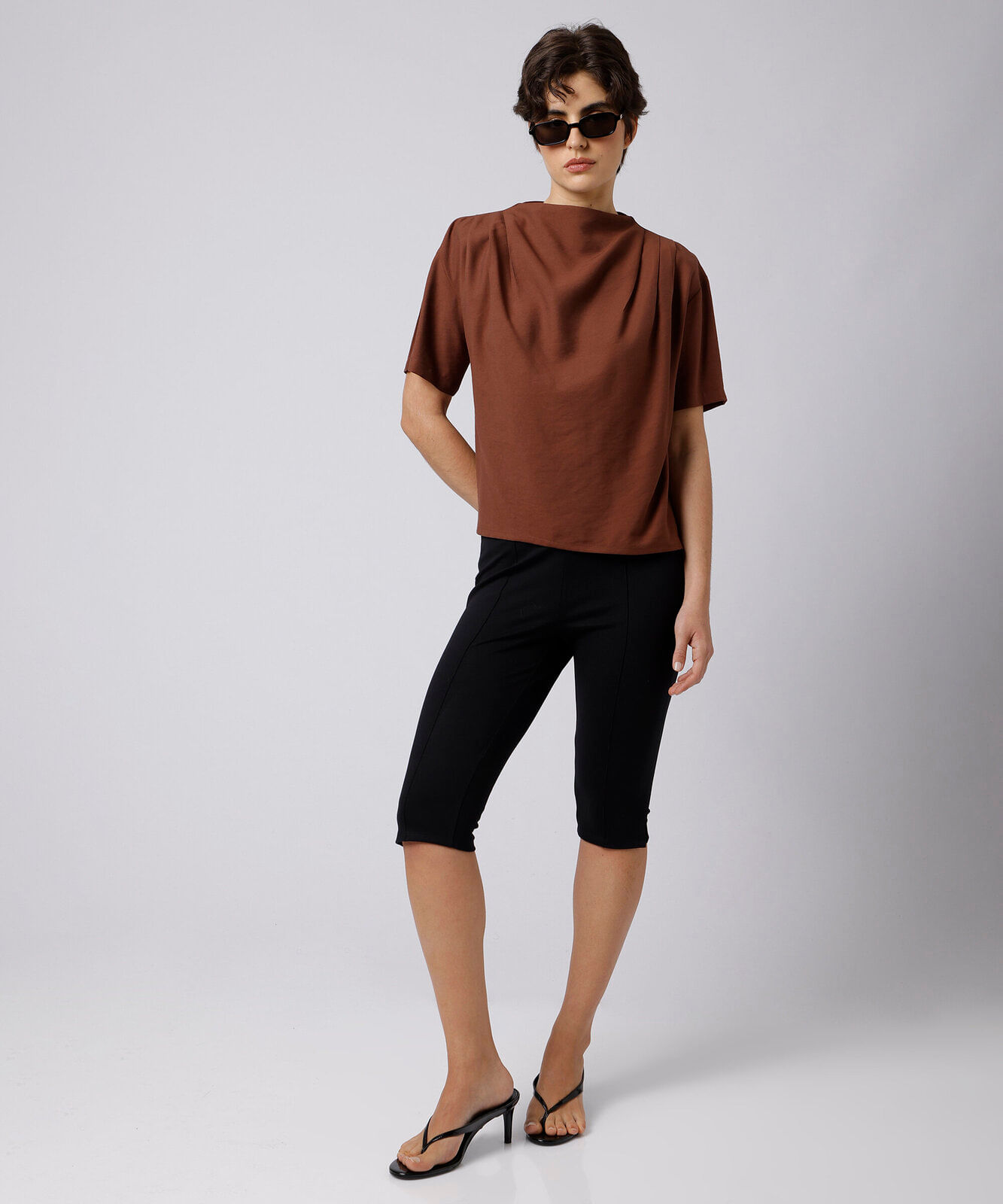 blusa feminina com pregas manga curta mindset marrom
