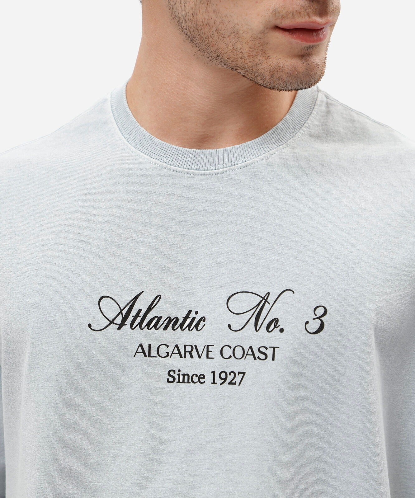 camiseta masculina box de algodão com estampa localizada azul