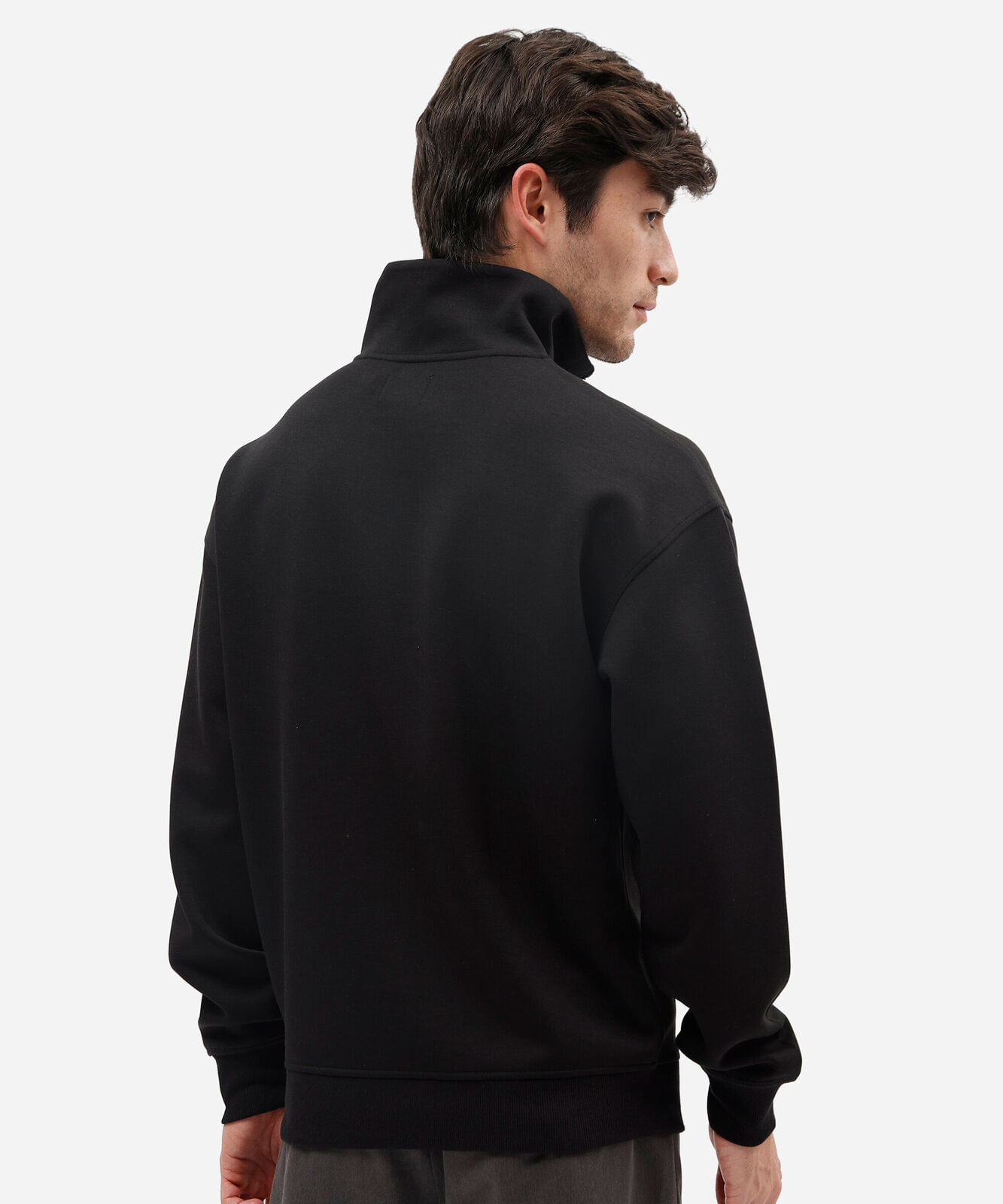 moletom masculino relaxed com gola esporte e zíper frontal preto