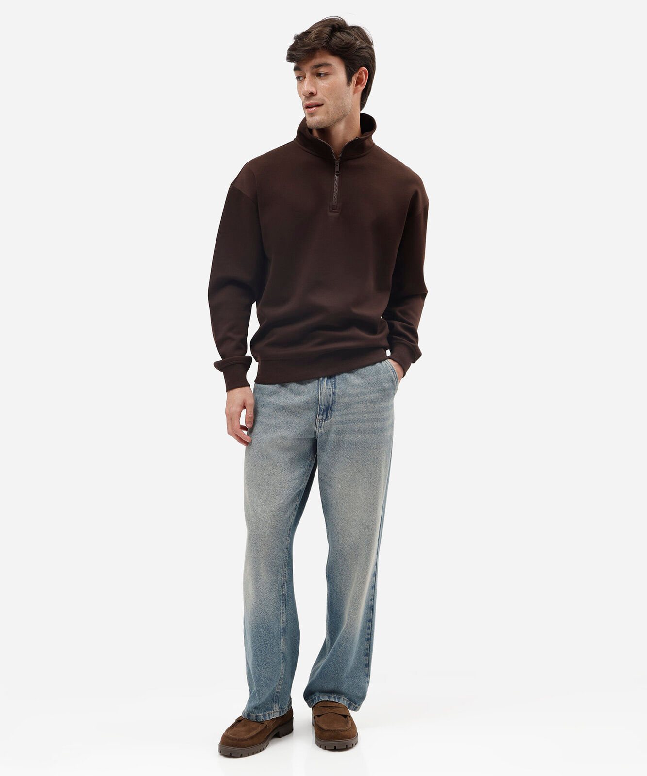 moletom masculino relaxed com gola esporte e zíper frontal marrom