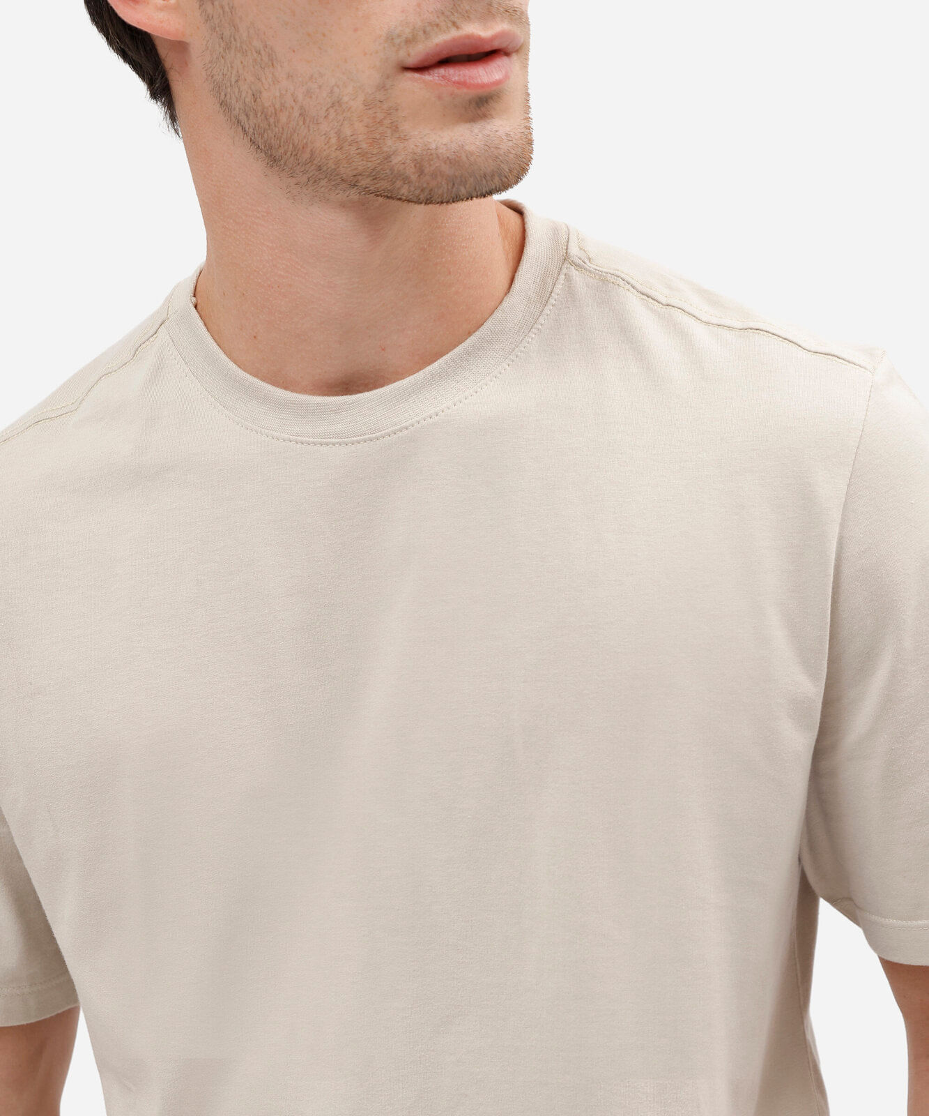 camiseta masculina básica comfort de malha cinza