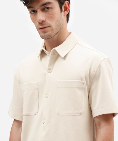 camisa masculina manga curta com bolso bege