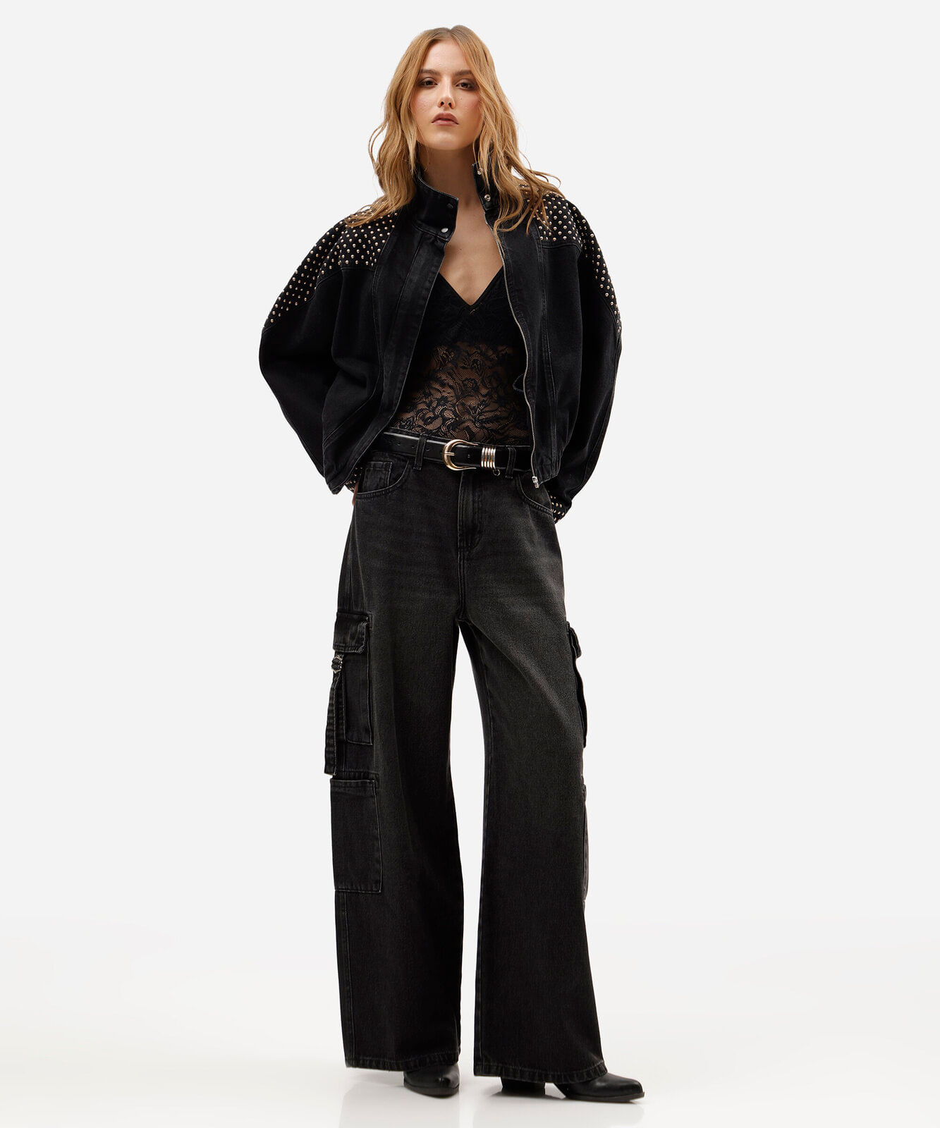 calça skater feminina jeans com bolsos cargo preta