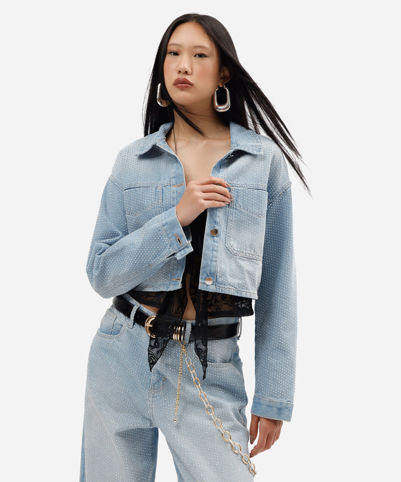 jaqueta cropped feminina jeans com bordado e brilhos rock in rio azul