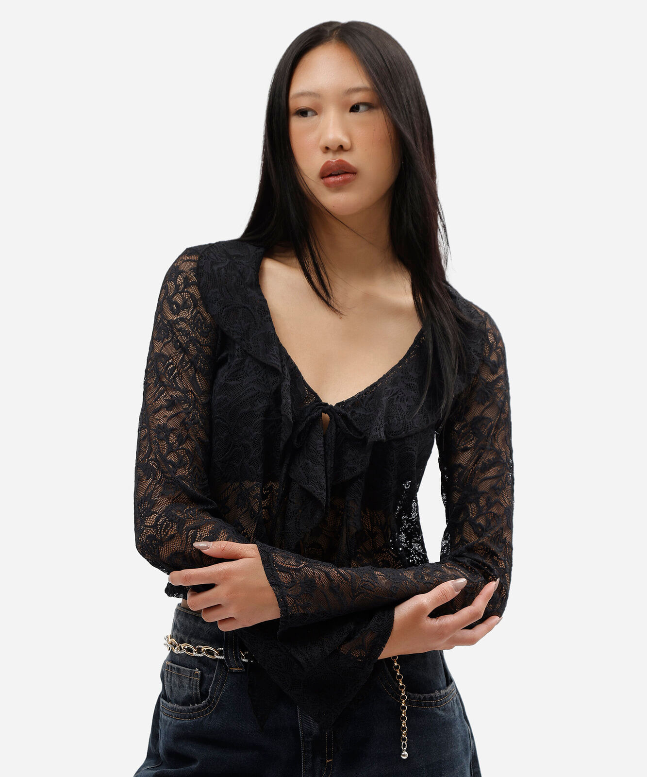 blusa feminina de renda decote v manga longa  com babado preta