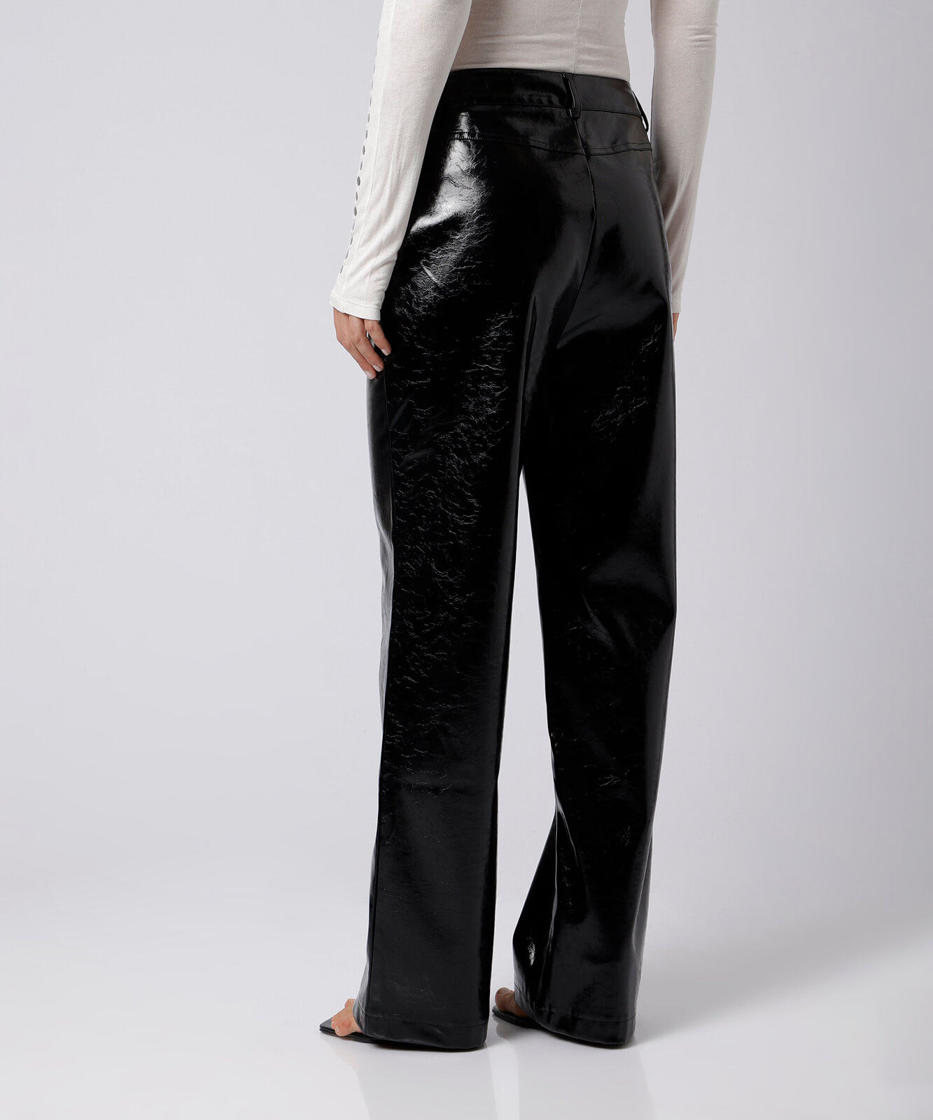 calça reta feminina de pu texturizada mindset preta