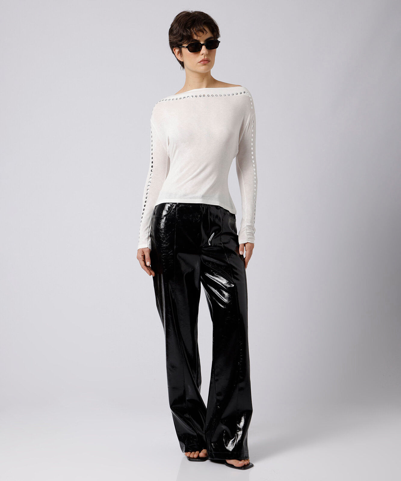 blusa feminina de viscose decote canoa com tachas mindset off white