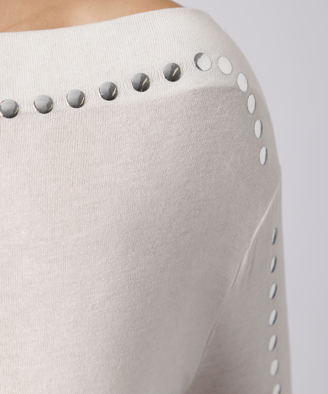 blusa feminina de viscose decote canoa com tachas mindset off white