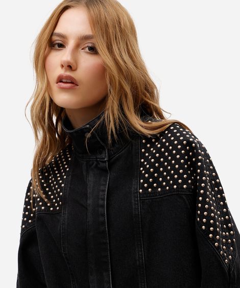 jaqueta bomber feminina jeans gola funnel neck com tachas preta