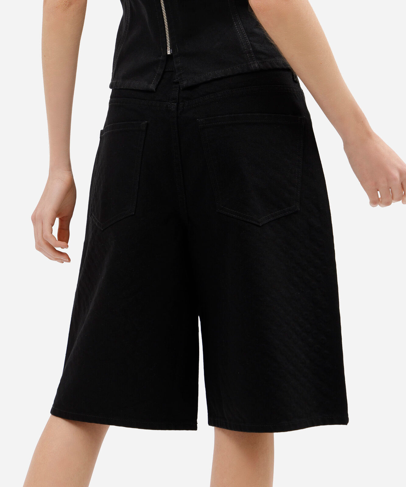 bermuda jorts feminina jeans com tachas cintura baixa preta