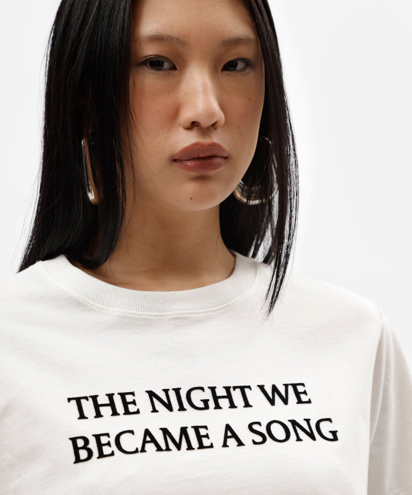 camiseta feminina de algodão manga curta estampada off white