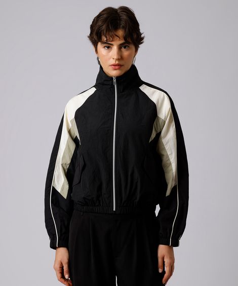 jaqueta bomber feminina de poliamida gola funnel neck com recortes mindset preta