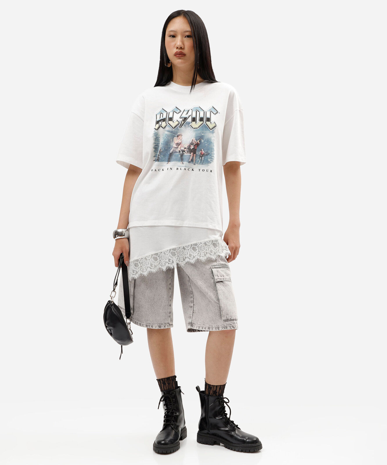 camiseta feminina de algodão manga curta com renda acdc off white
