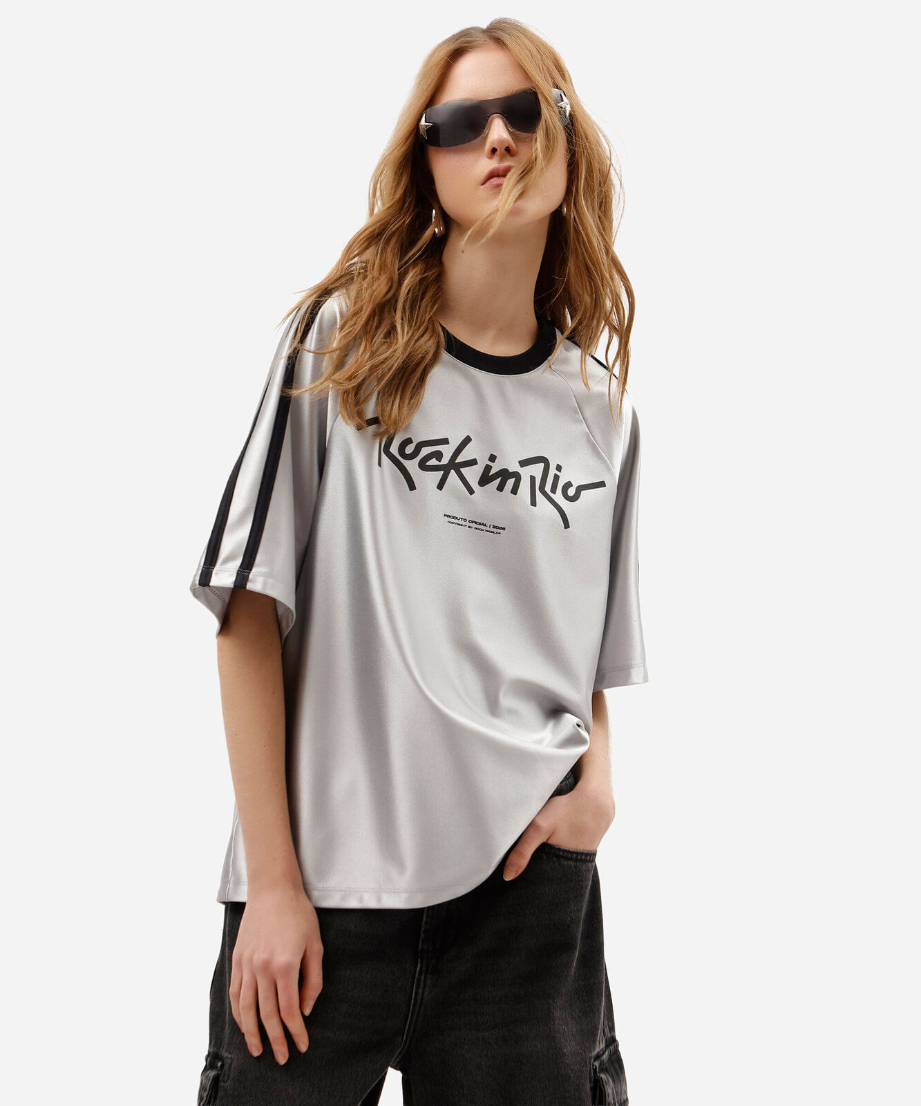 camiseta feminina manga curta rock in rio prateada