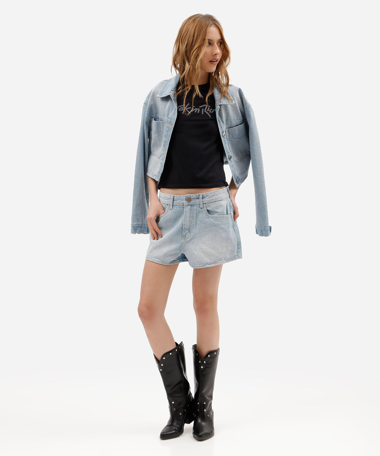 short boyfriend feminino jeans cintura média com brilhos azul