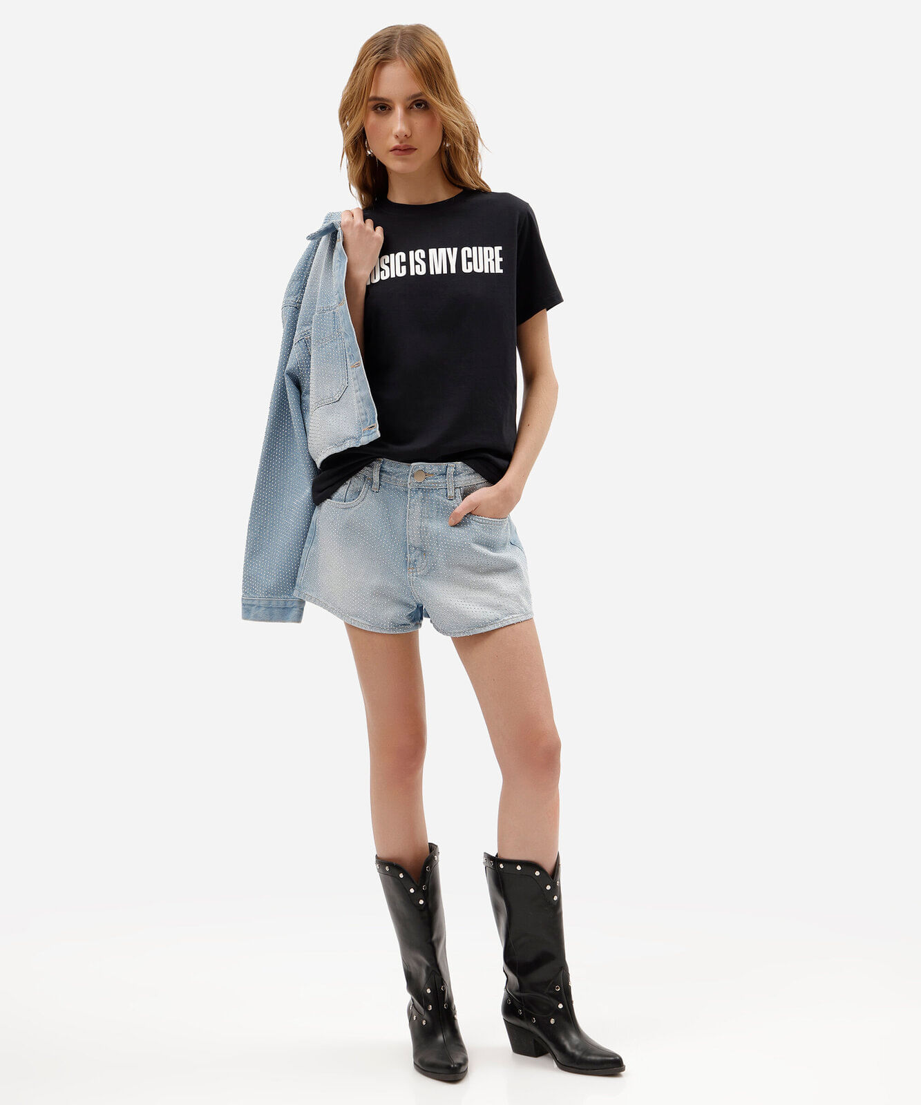 camiseta feminina de algodão manga curta estampada preta