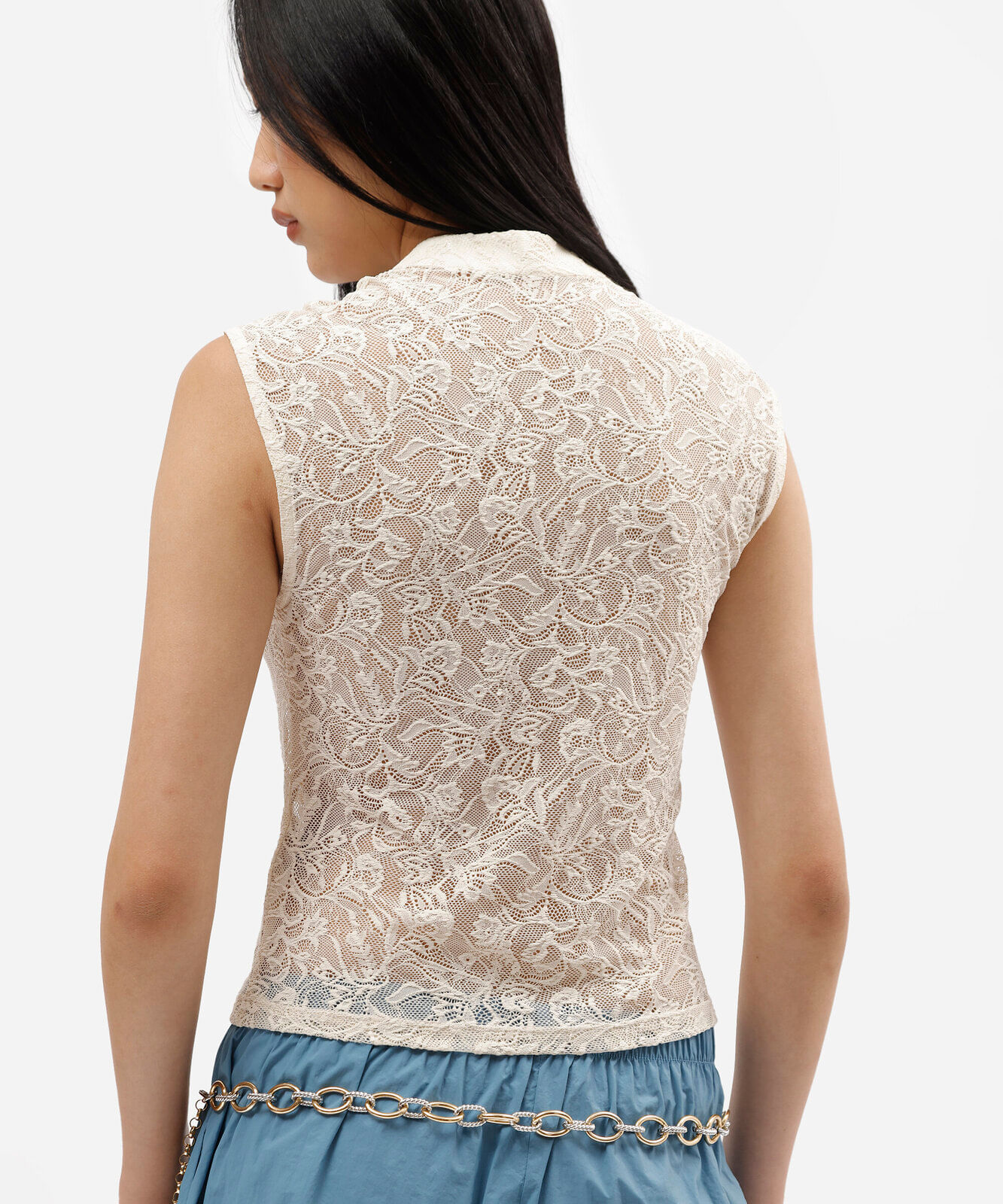 regata feminina de renda com gola mandarim floral bege