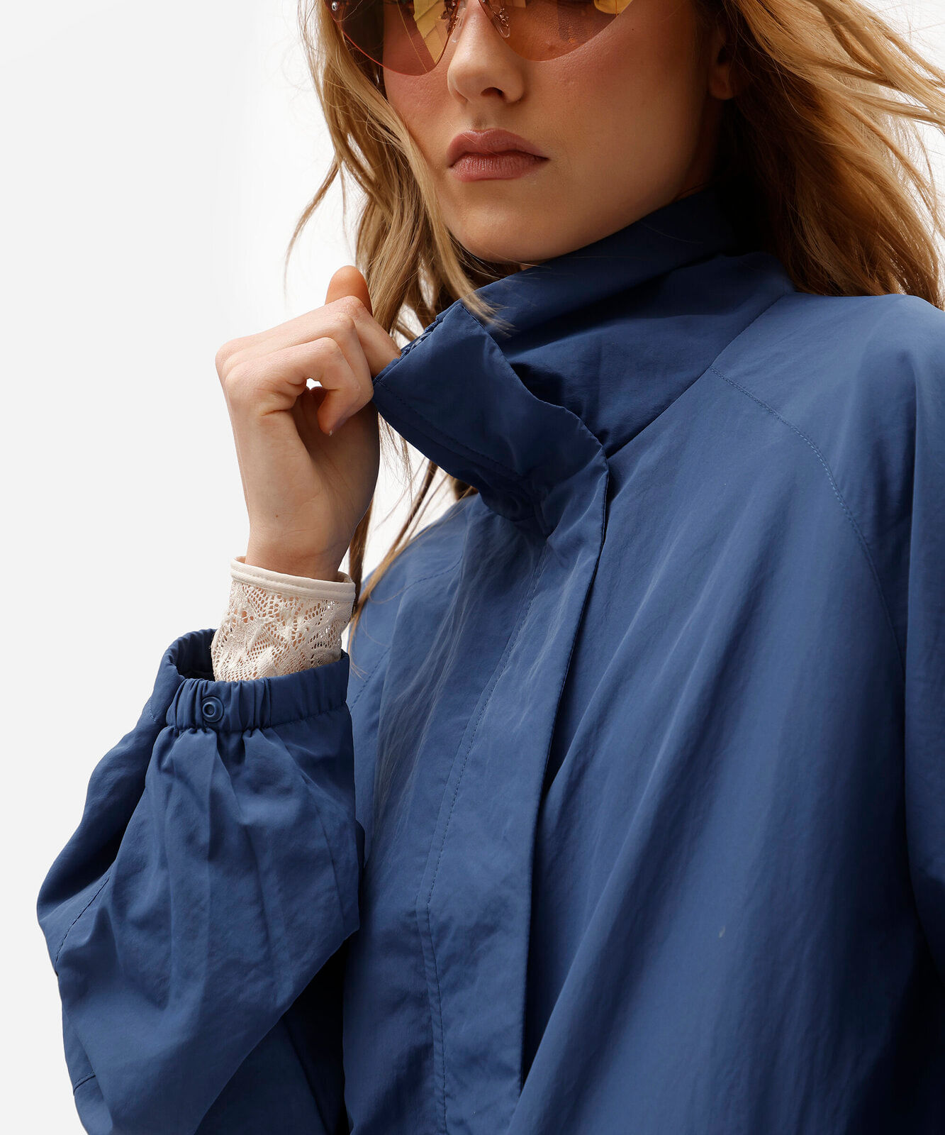 jaqueta bomber feminina gola funnel neck com bolsos azul
