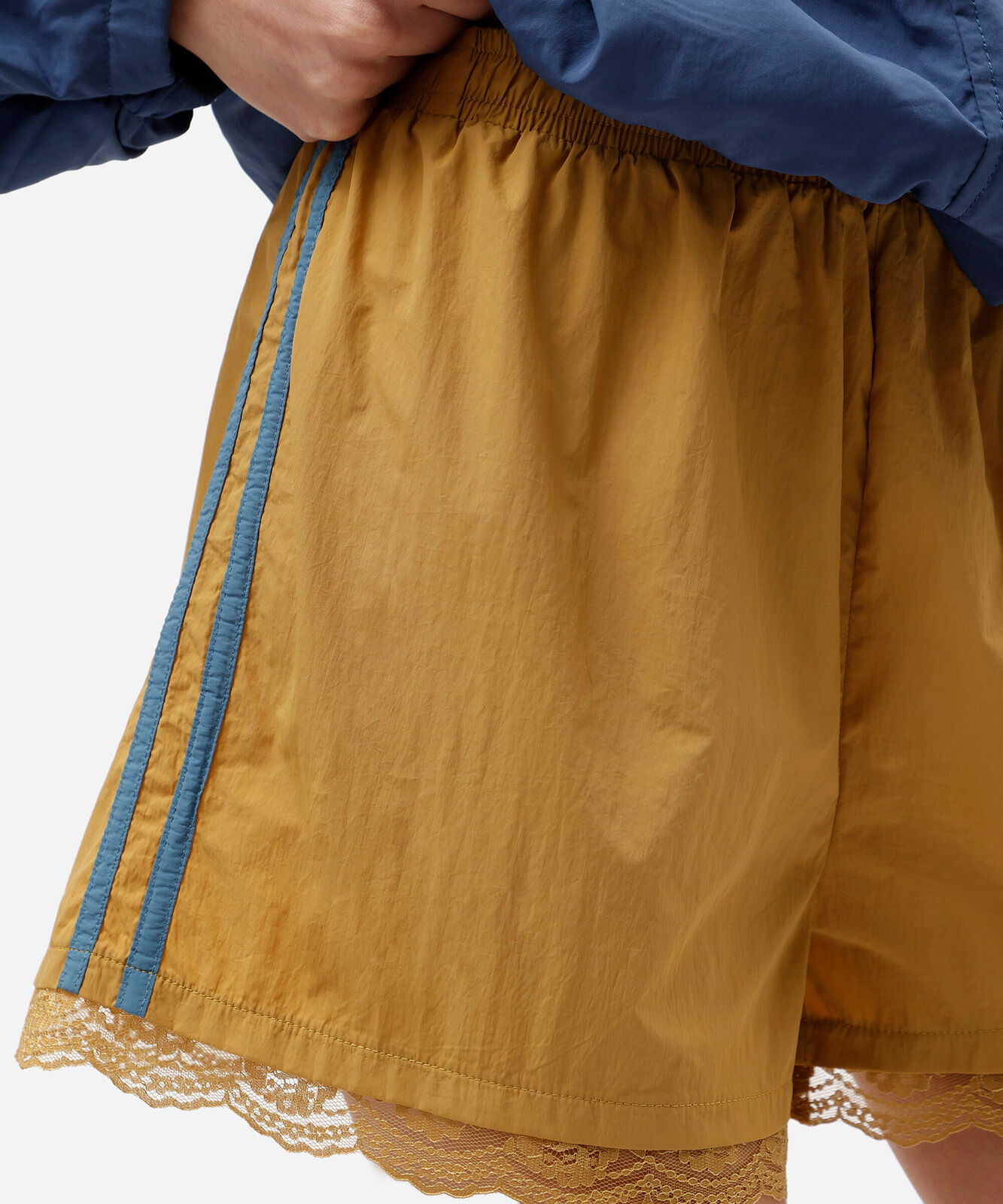short feminino de poliamida com renda cós elástico amarelo