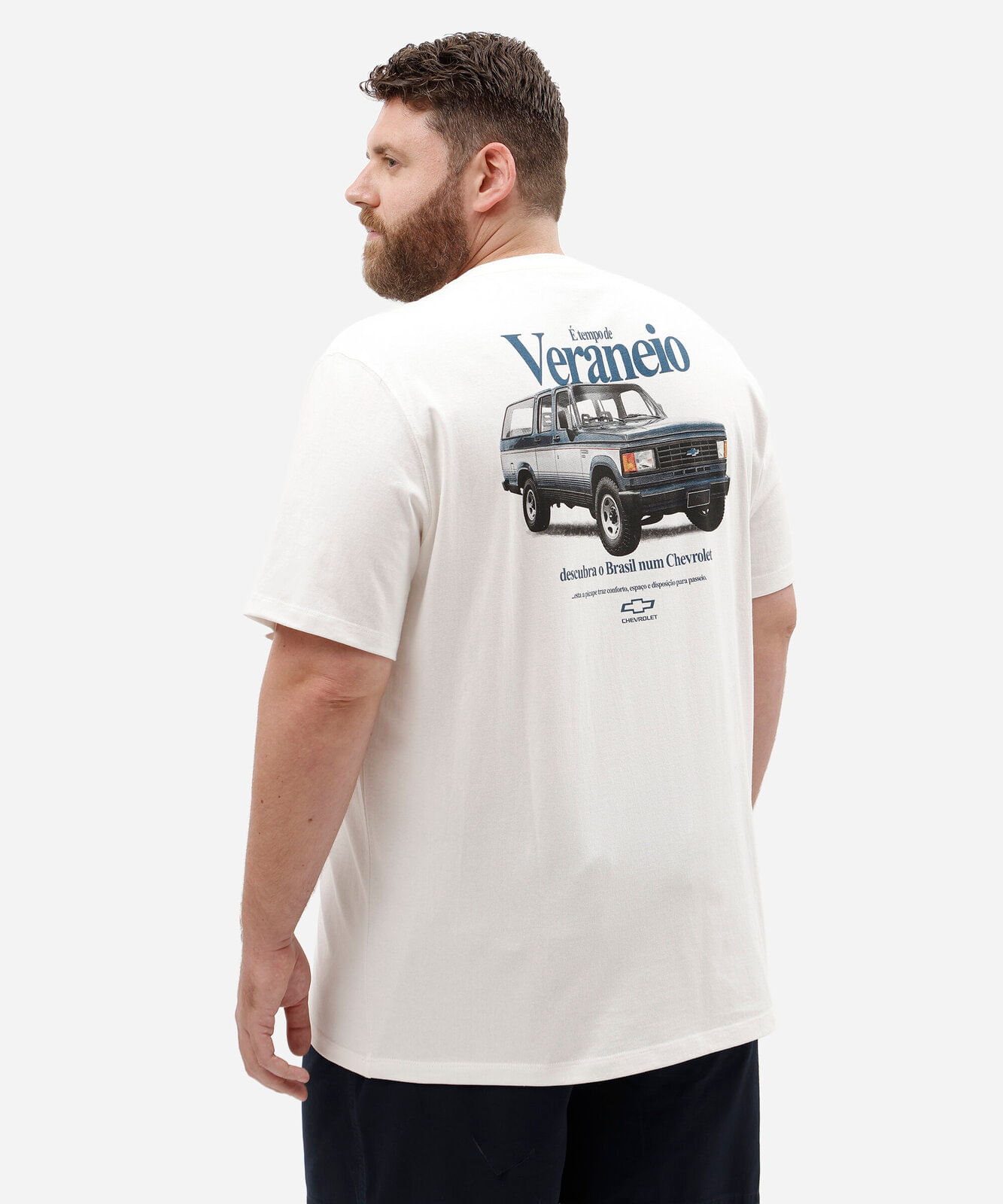 camiseta relaxed masculina chevrolet veraneio plus size off white