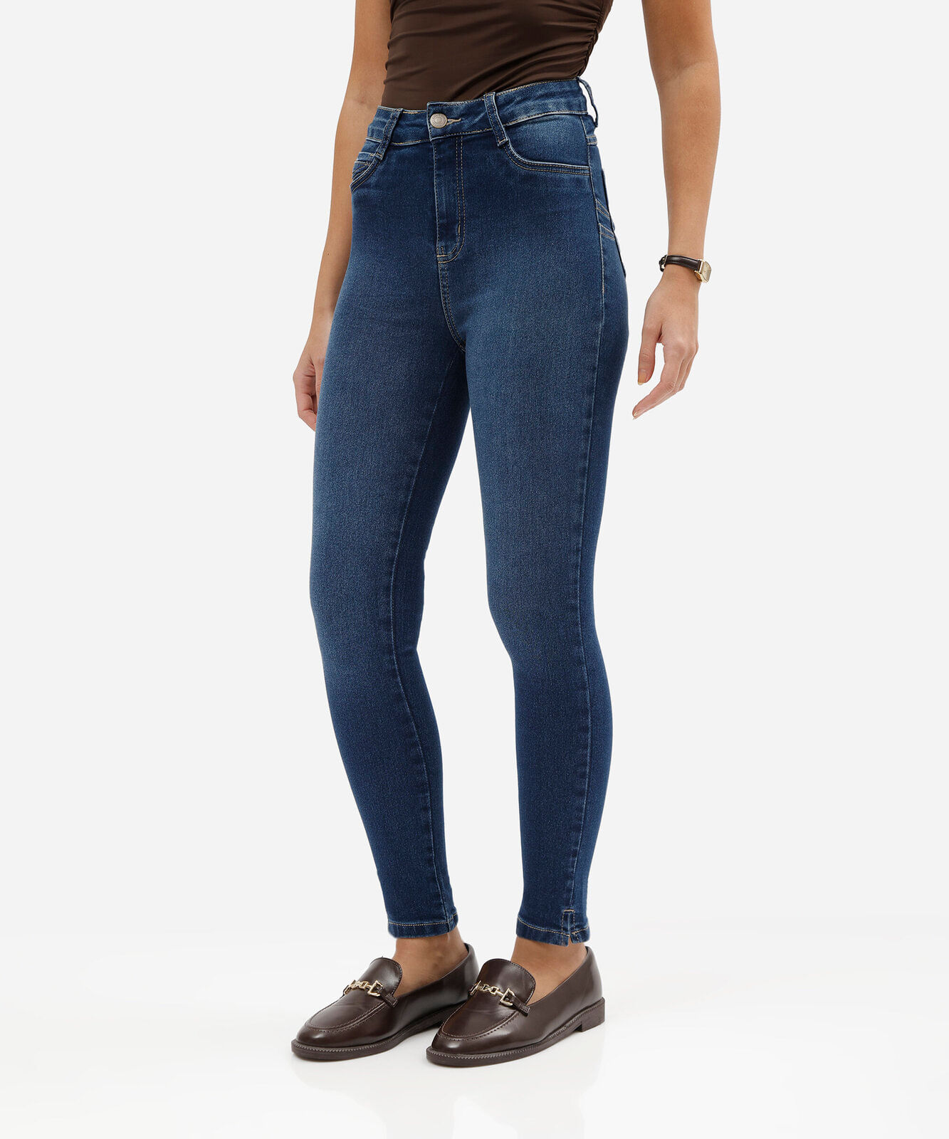 calça jeans cigarrete levanta bumbum cintura alta sawary azul escuro