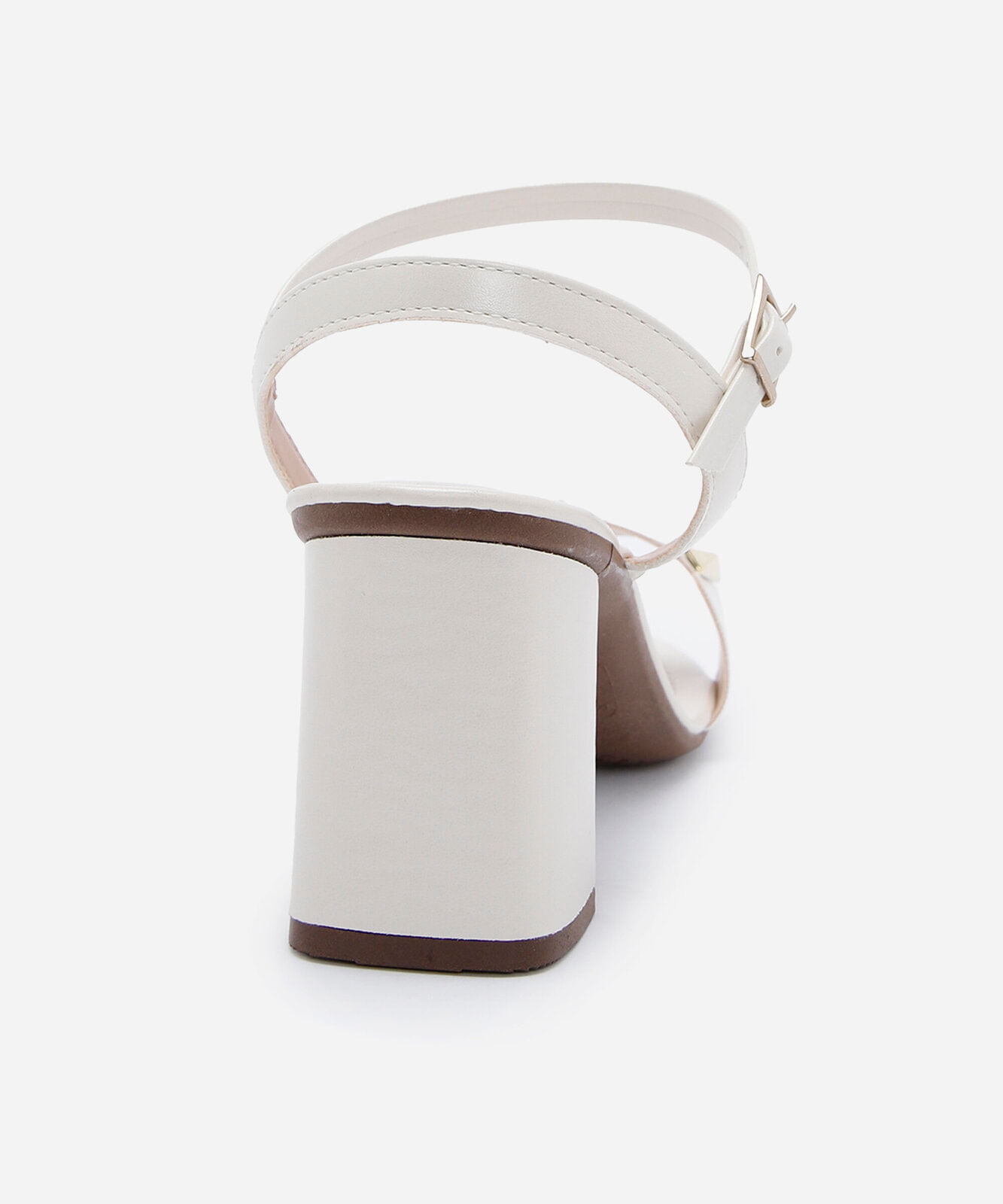 sandália feminina salto grosso com tachas off white
