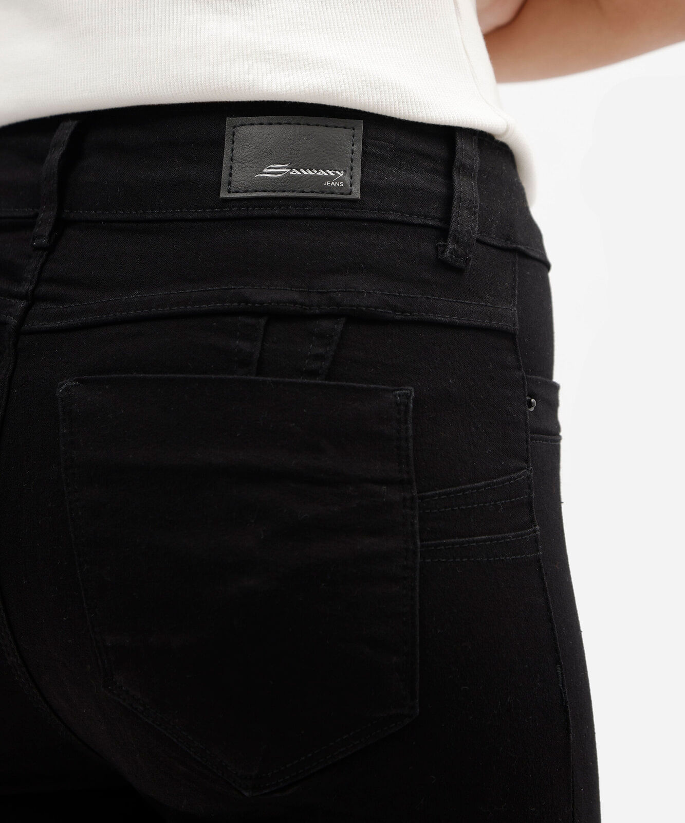 Calça de Sarja Feminina Cintura Alta Sawary Cigarrete Preta