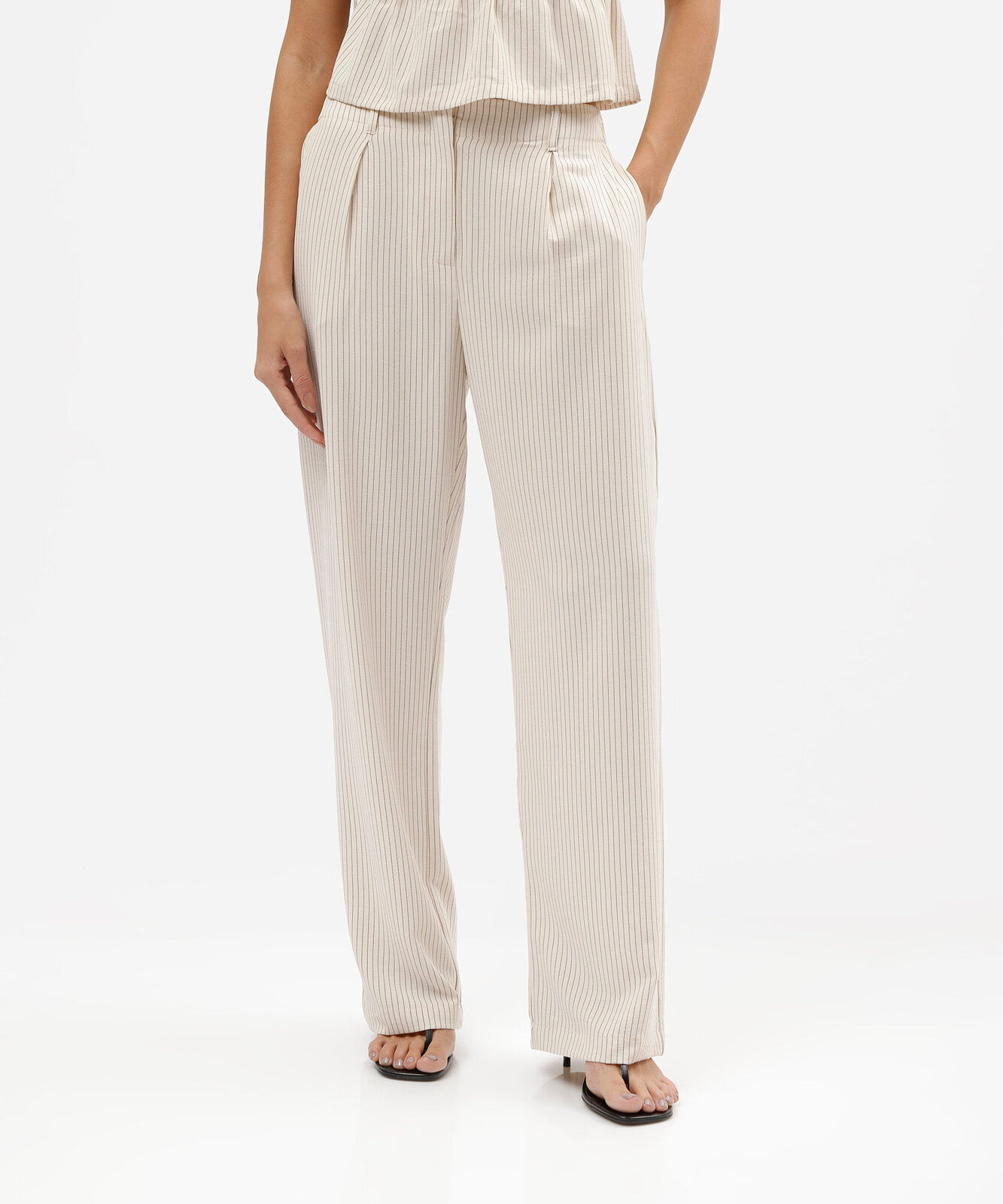 calça wide leg feminina risca de giz cintura alta off white