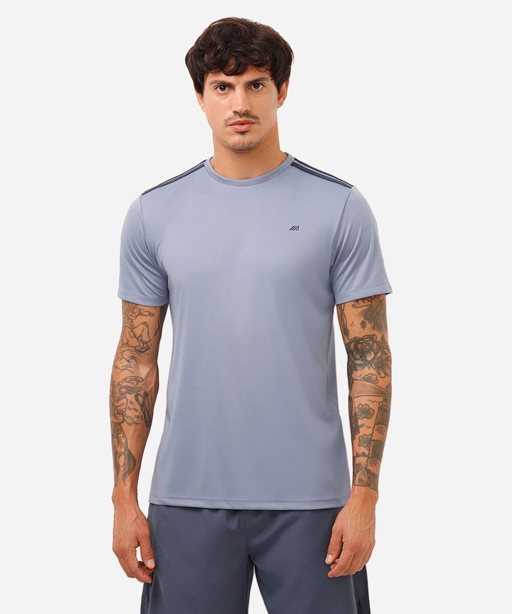 camiseta masculina esportiva com listras azul