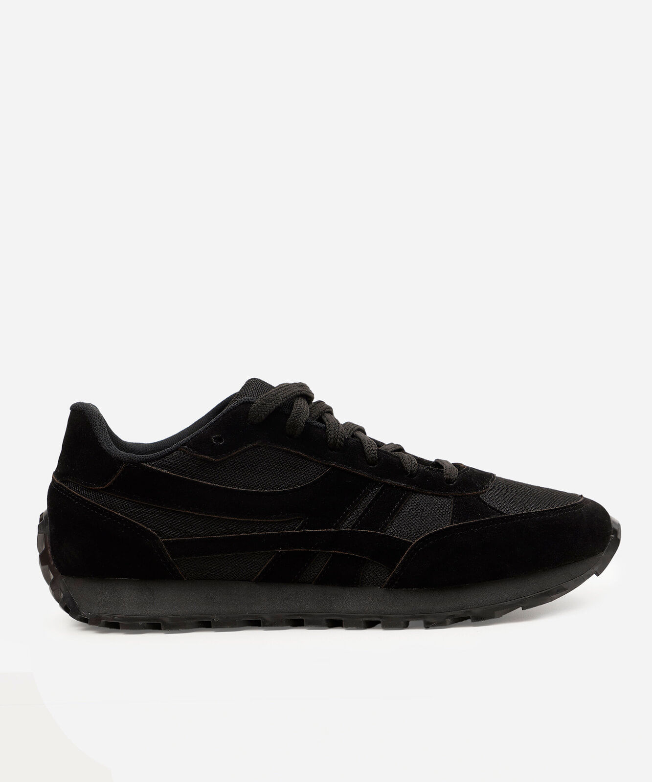 tênis casual masculino com recortes tratorado preto