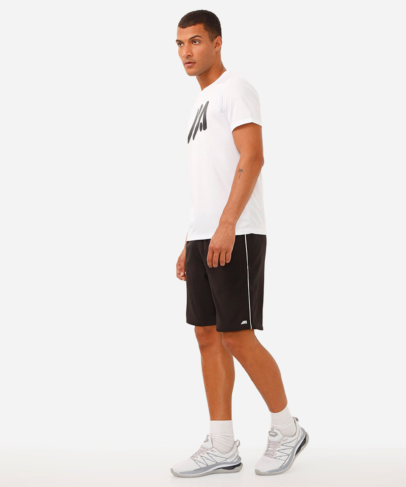 bermuda masculina com bolsos preta