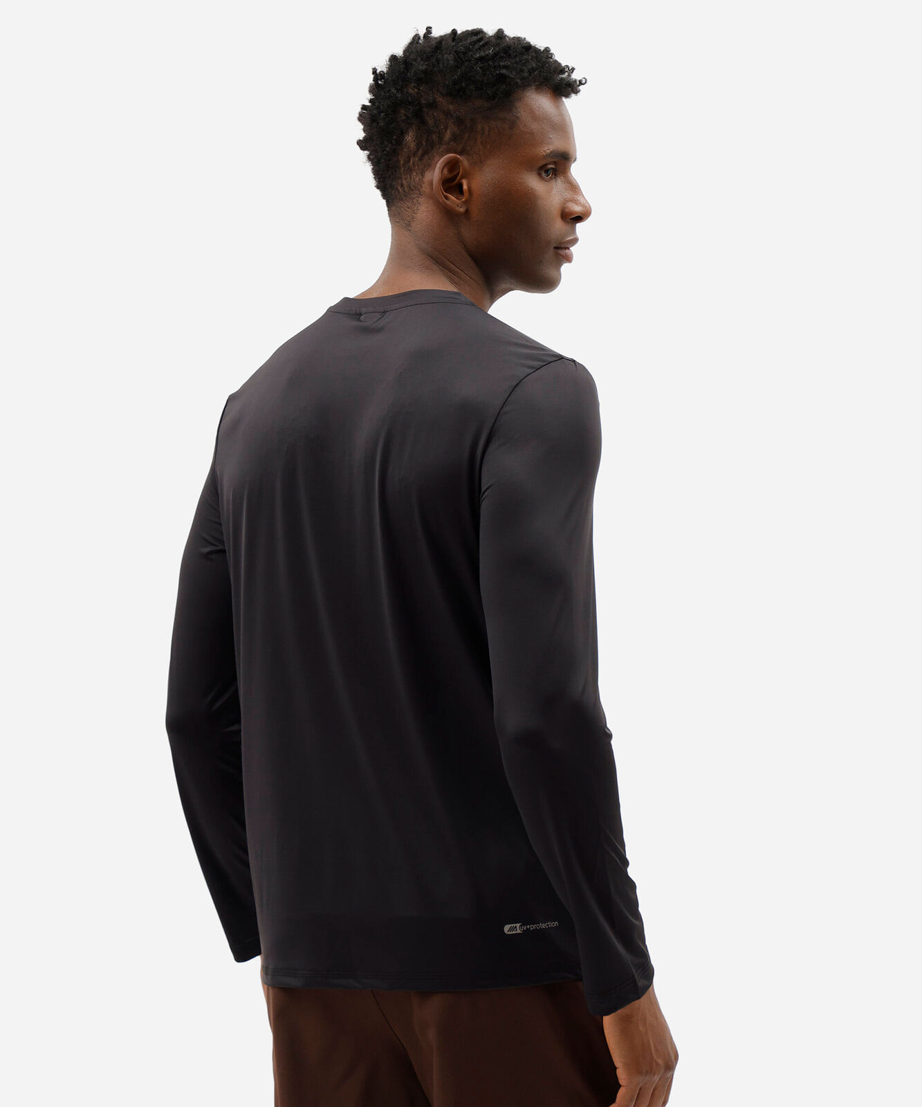 camiseta esportiva masculina manga longa com proteção uv preta