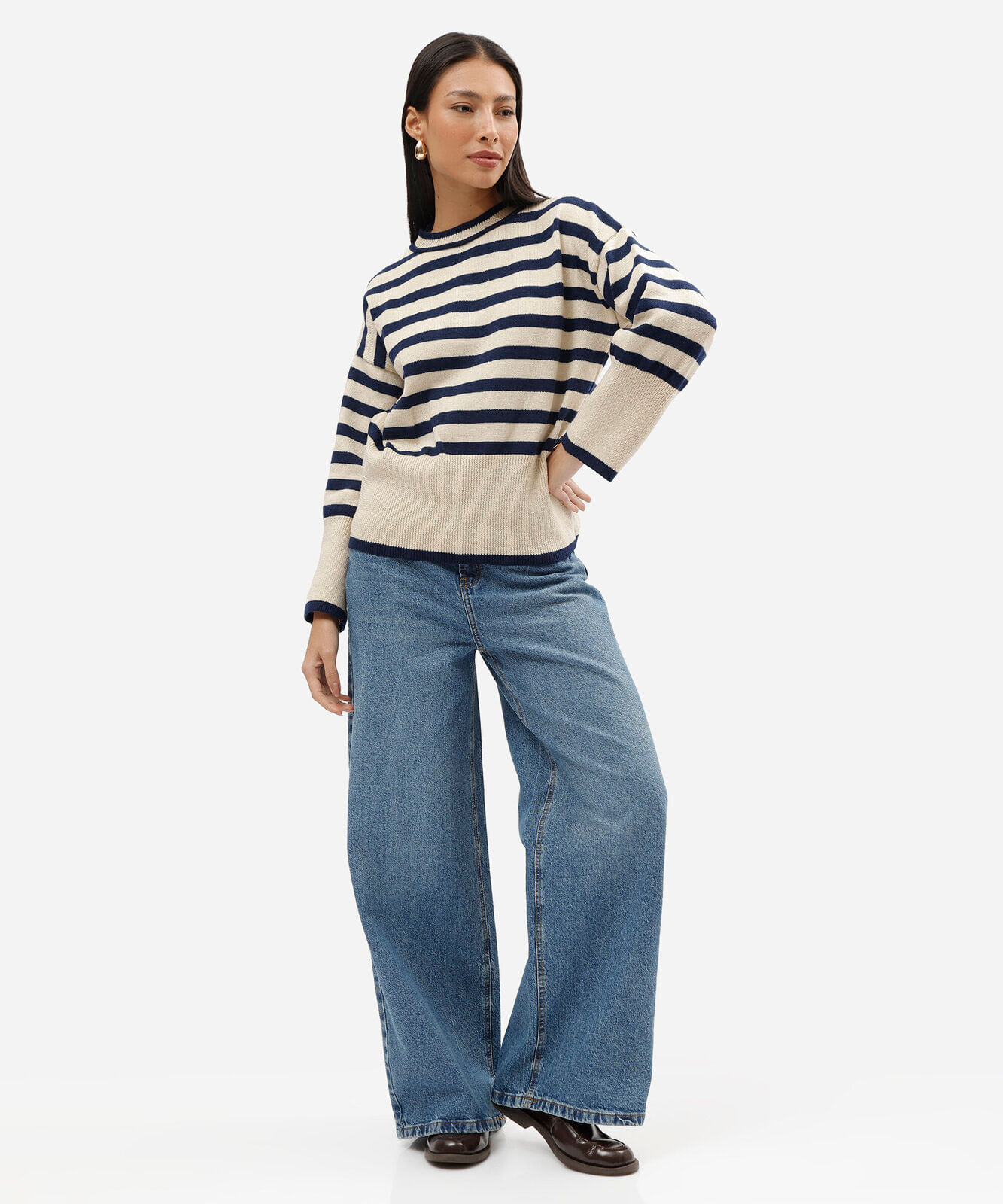 suéter feminino de tricô listrado com manga ampla azul