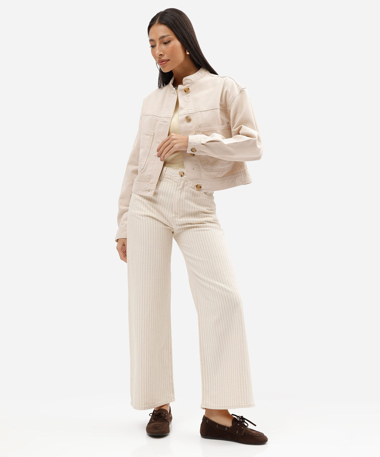 jaqueta feminina de sarja gola funnel neck com bolsos bege