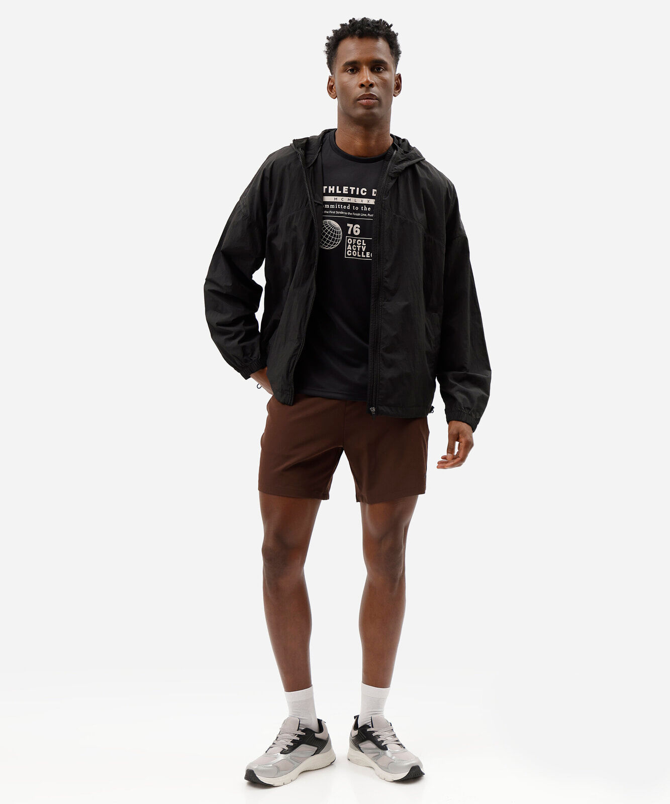 jaqueta esportiva masculina de poliamida com capuz preta