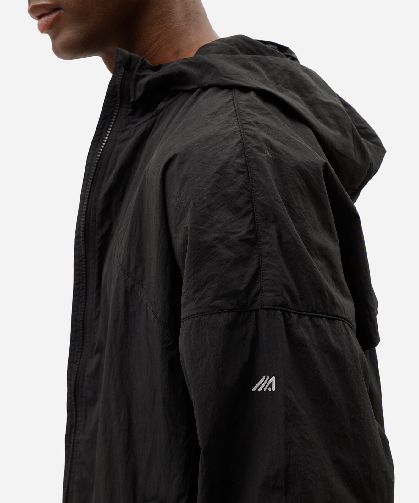 jaqueta esportiva masculina de poliamida com capuz preta