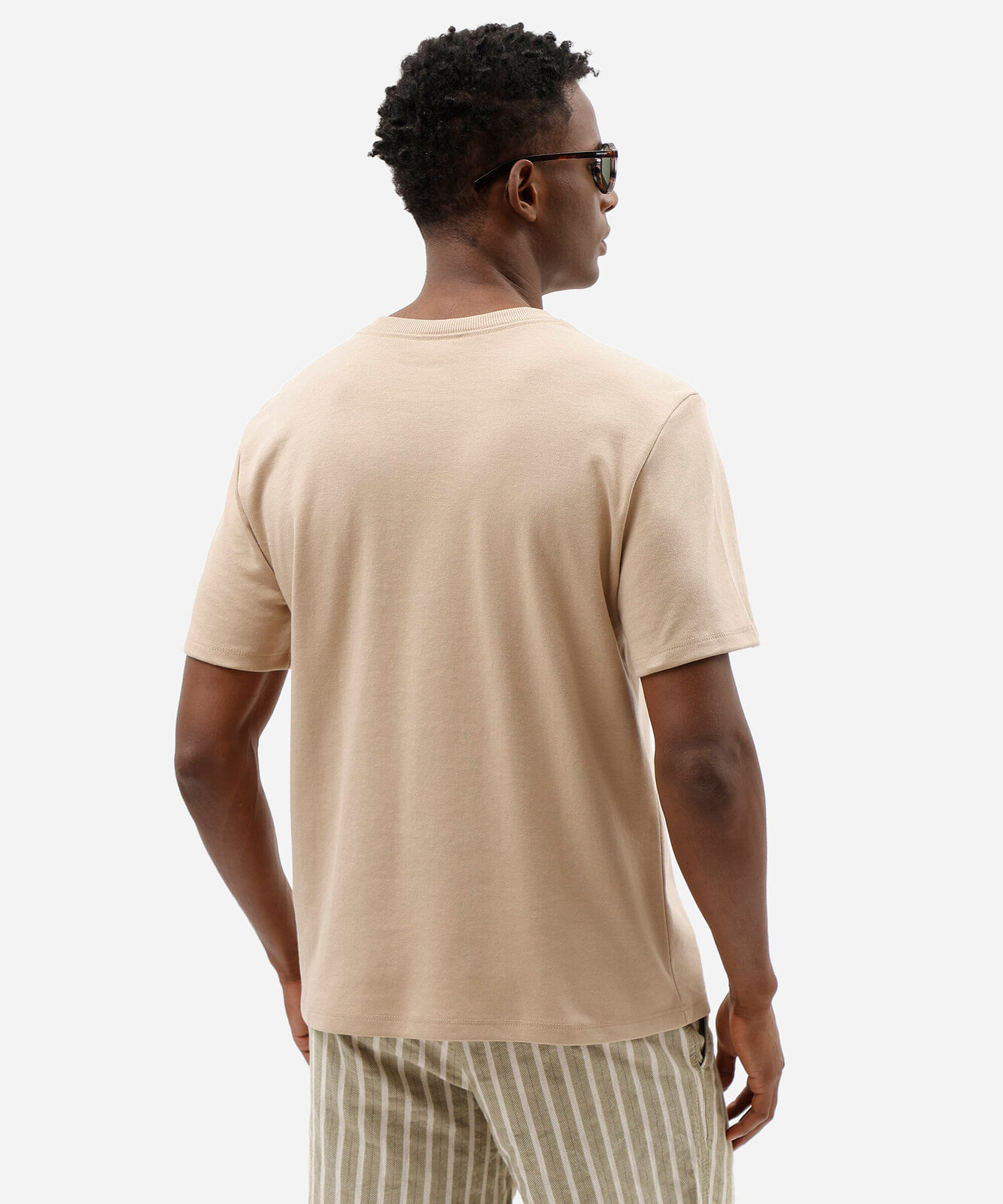 camiseta masculina com algodão manga curta estampada bege