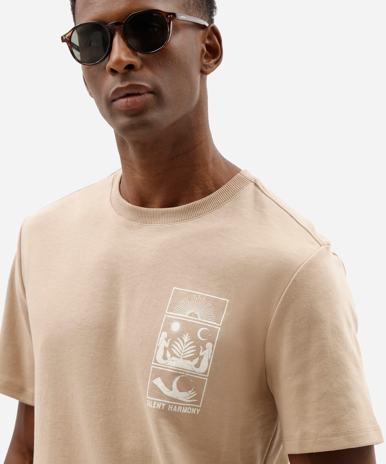 camiseta masculina com algodão manga curta estampada bege