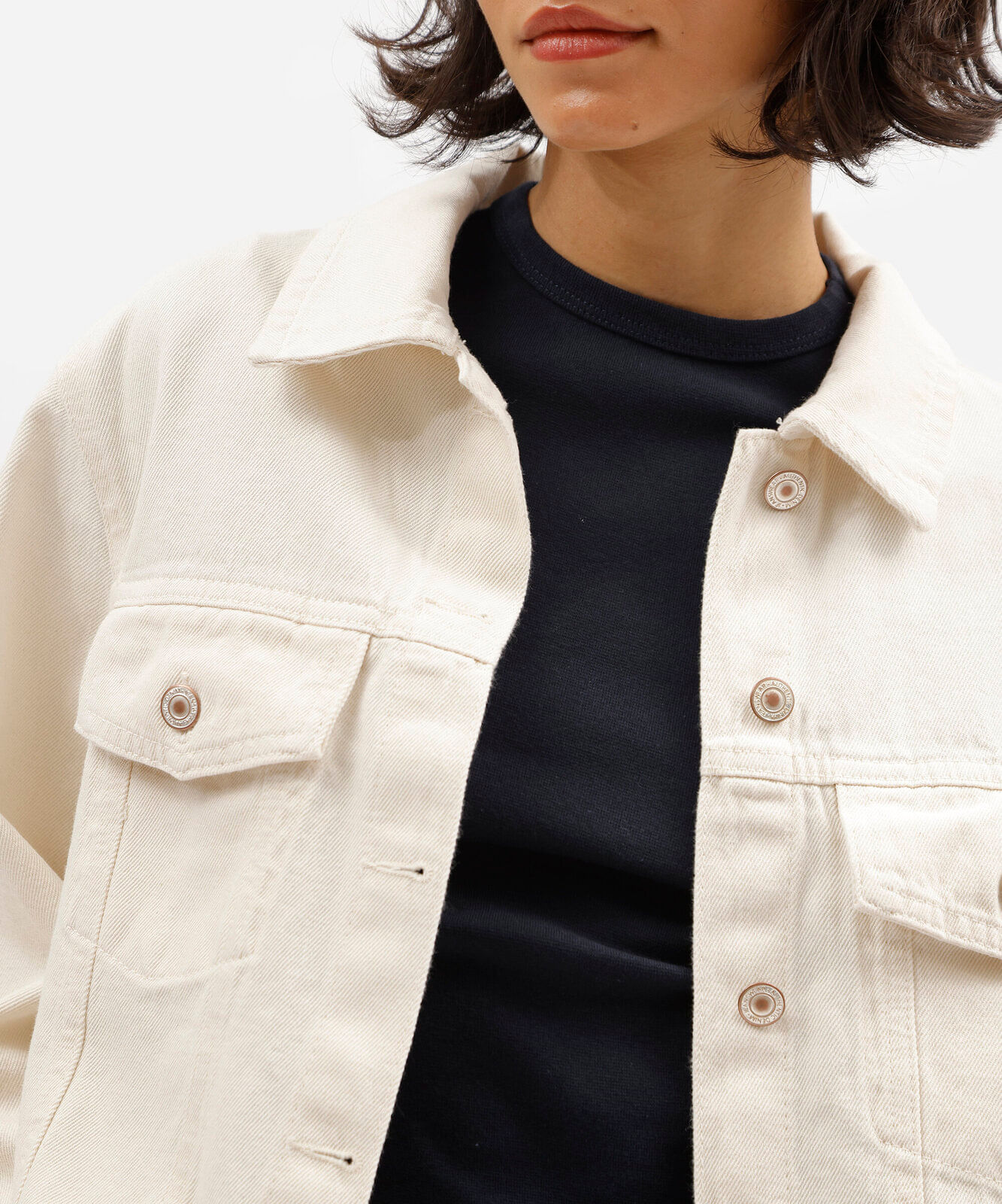 jaqueta cropped feminina de sarja bege