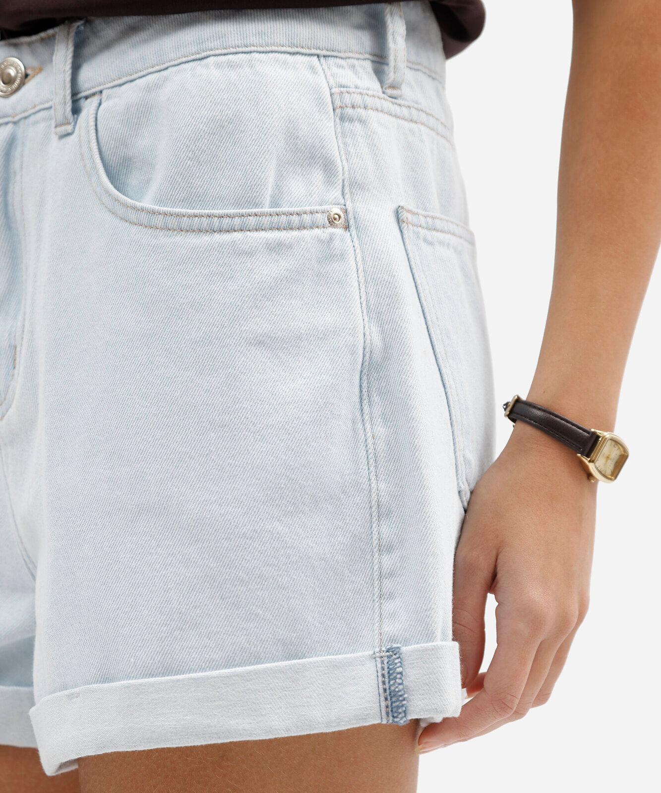 short jeans feminino cintura super alta com barra dobrada azul