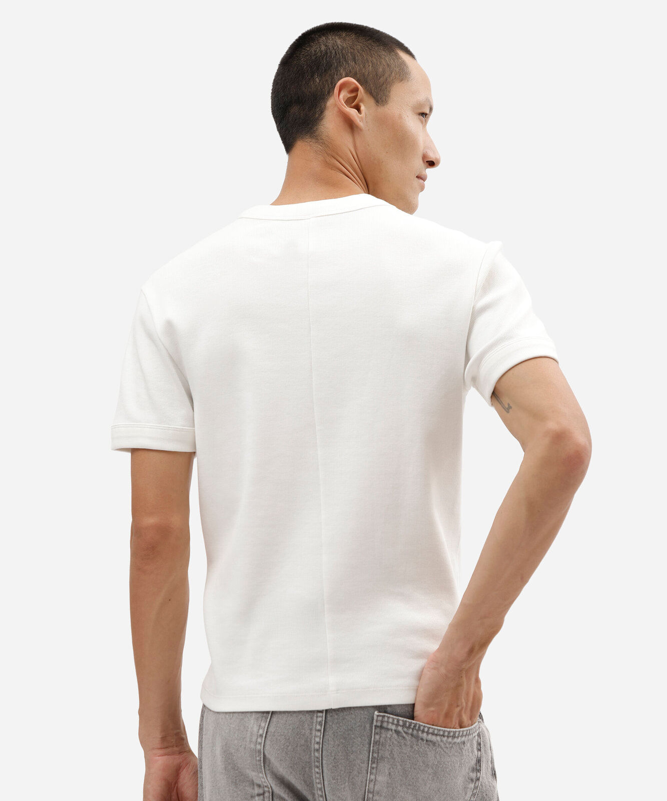camiseta slim fit masculina de algodão manga curta canelada off white