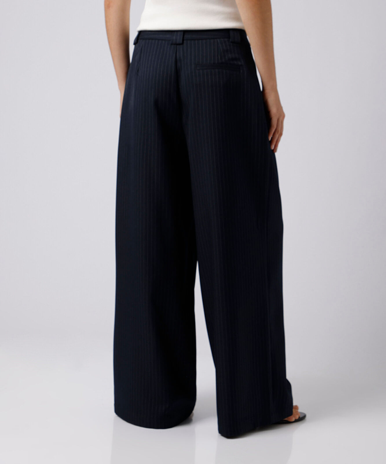 calça wide leg de alfaiataria feminina com pregas risca de giz mindset azul